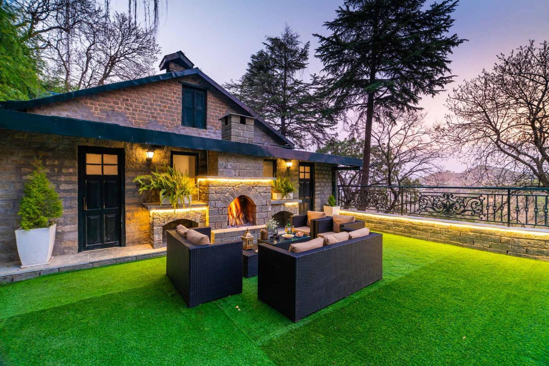 Stayvista At Paris Villa With Pvt Pool & Valley View Kasauli Exterior photo