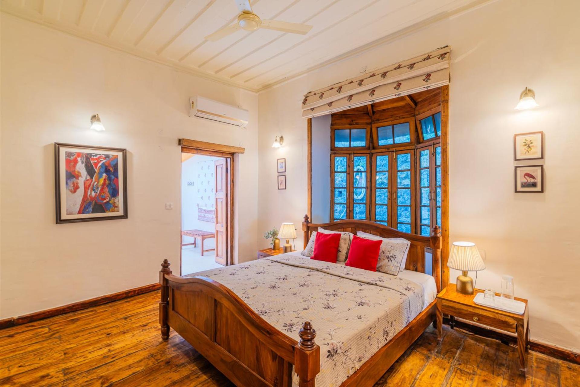 Stayvista At Paris Villa With Pvt Pool & Valley View Kasauli Exterior photo