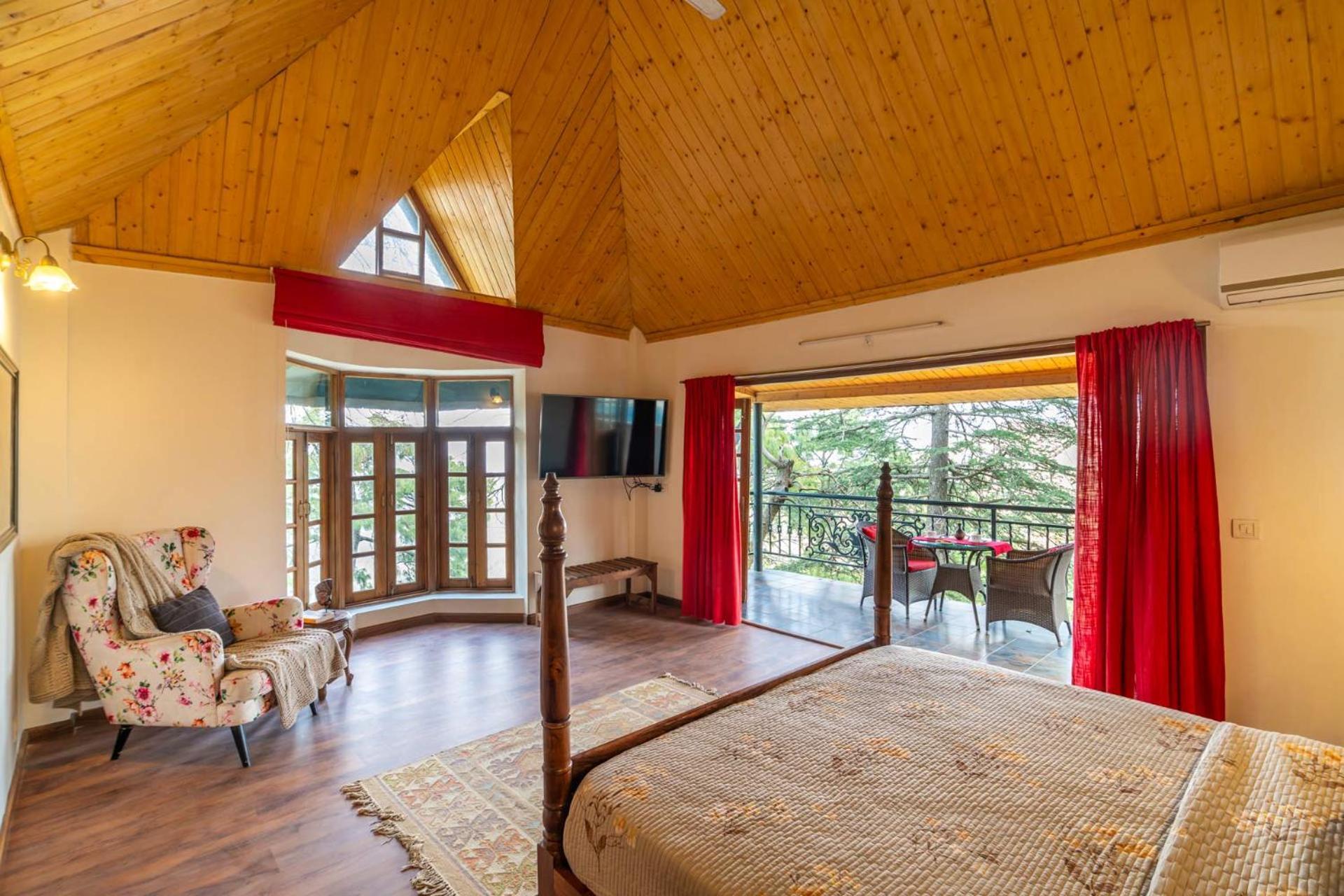 Stayvista At Paris Villa With Pvt Pool & Valley View Kasauli Exterior photo